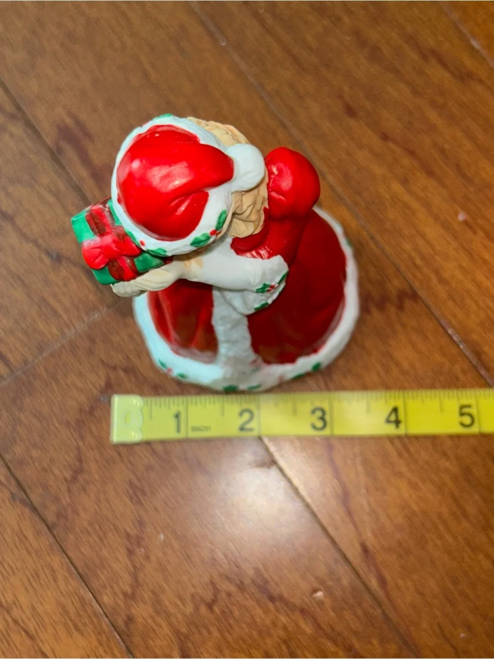 Vintage House Of Lloyd Christmas Around The World Christmas Caroler Bell 1989